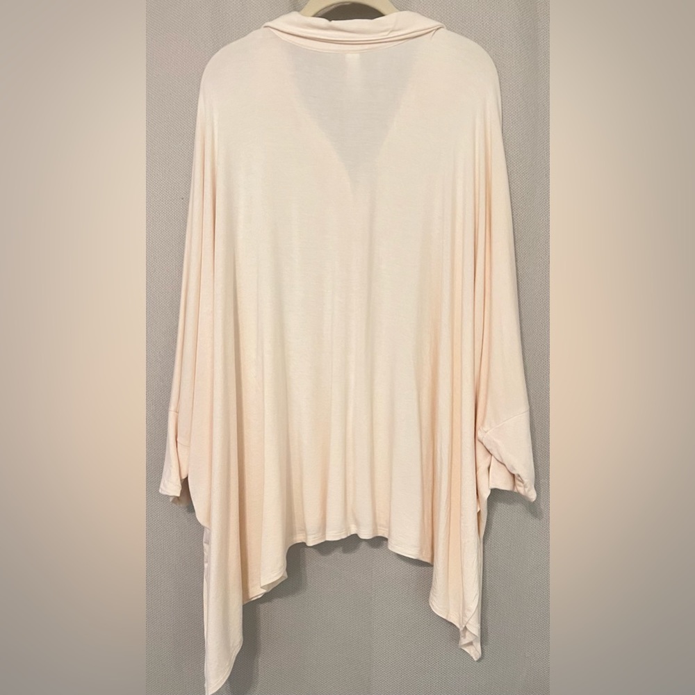 Ivory cotton button down top - Picture 2 of 3